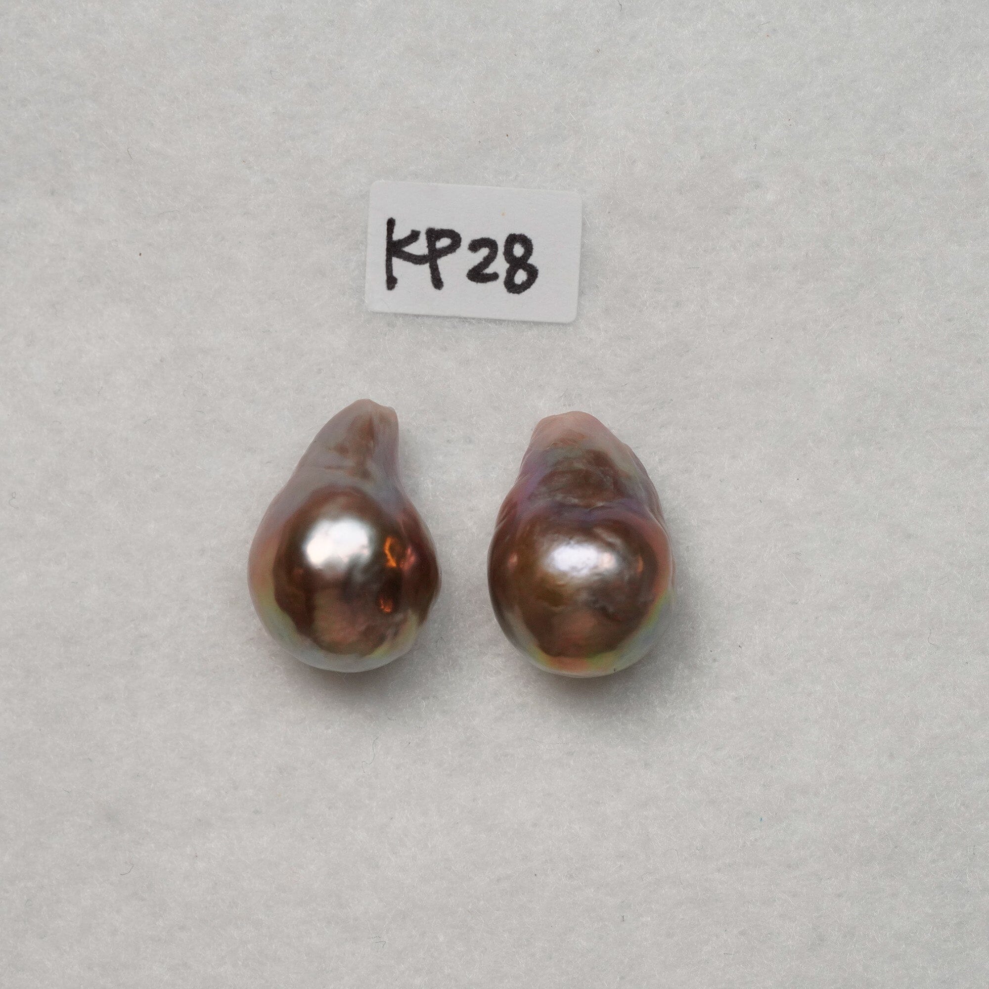 KP28: 11 x 16.5 mm tapered drop shape golden/light purple pair