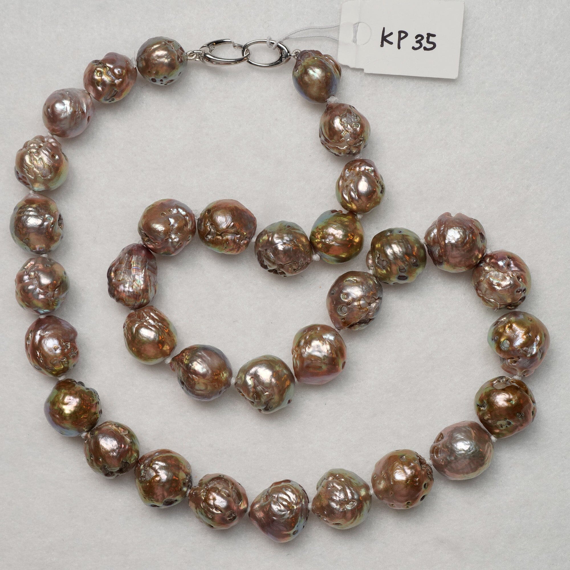KP35: 10.5-13 mm "getsumen" texture baroque silver orbit clasp 18"