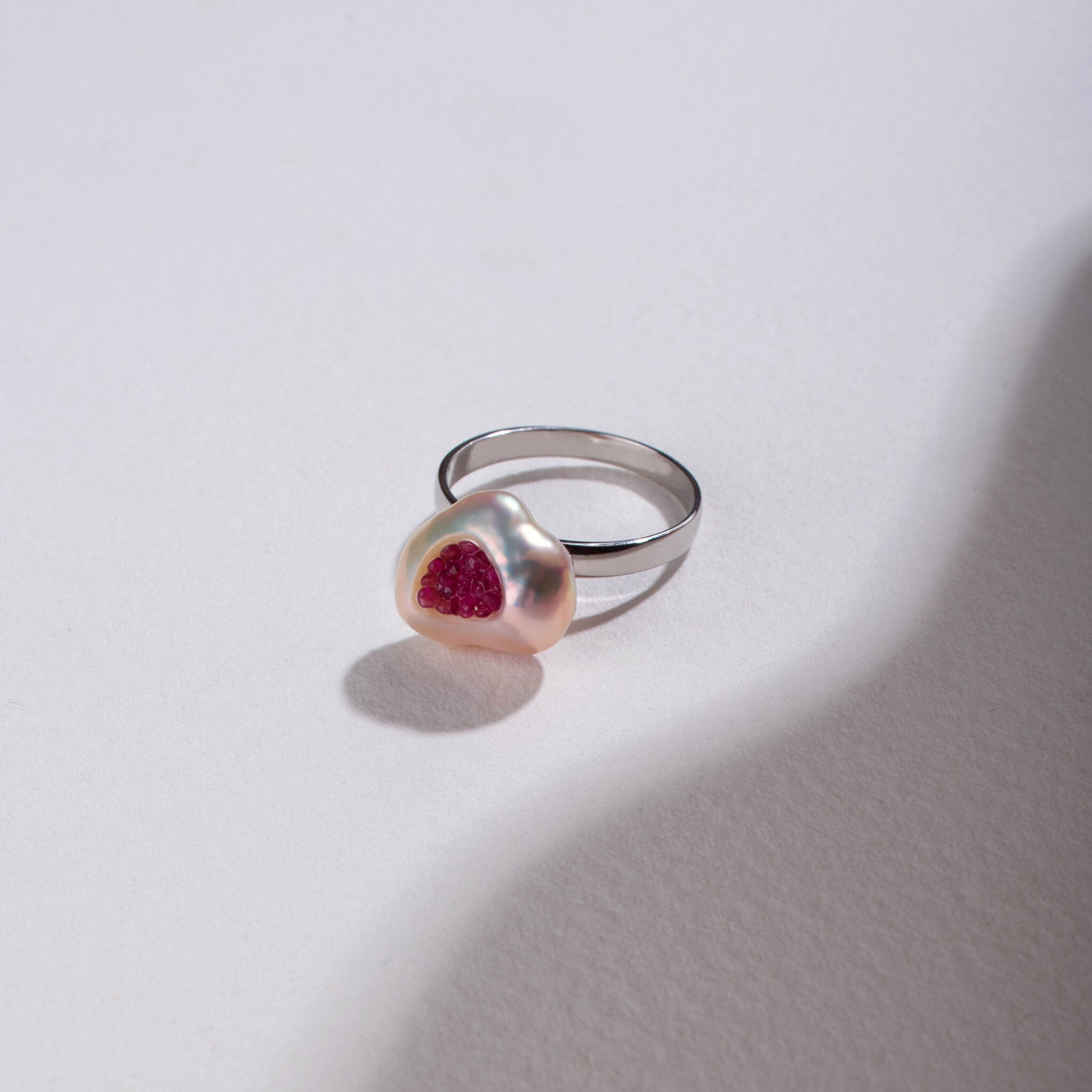 Piccolo Finestrino Collection Freshwater Pearl Ring with Ruby