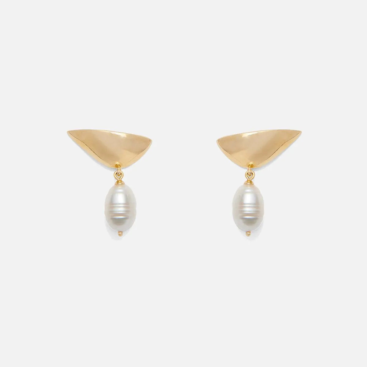 Pearl Lobe Earring in Gold