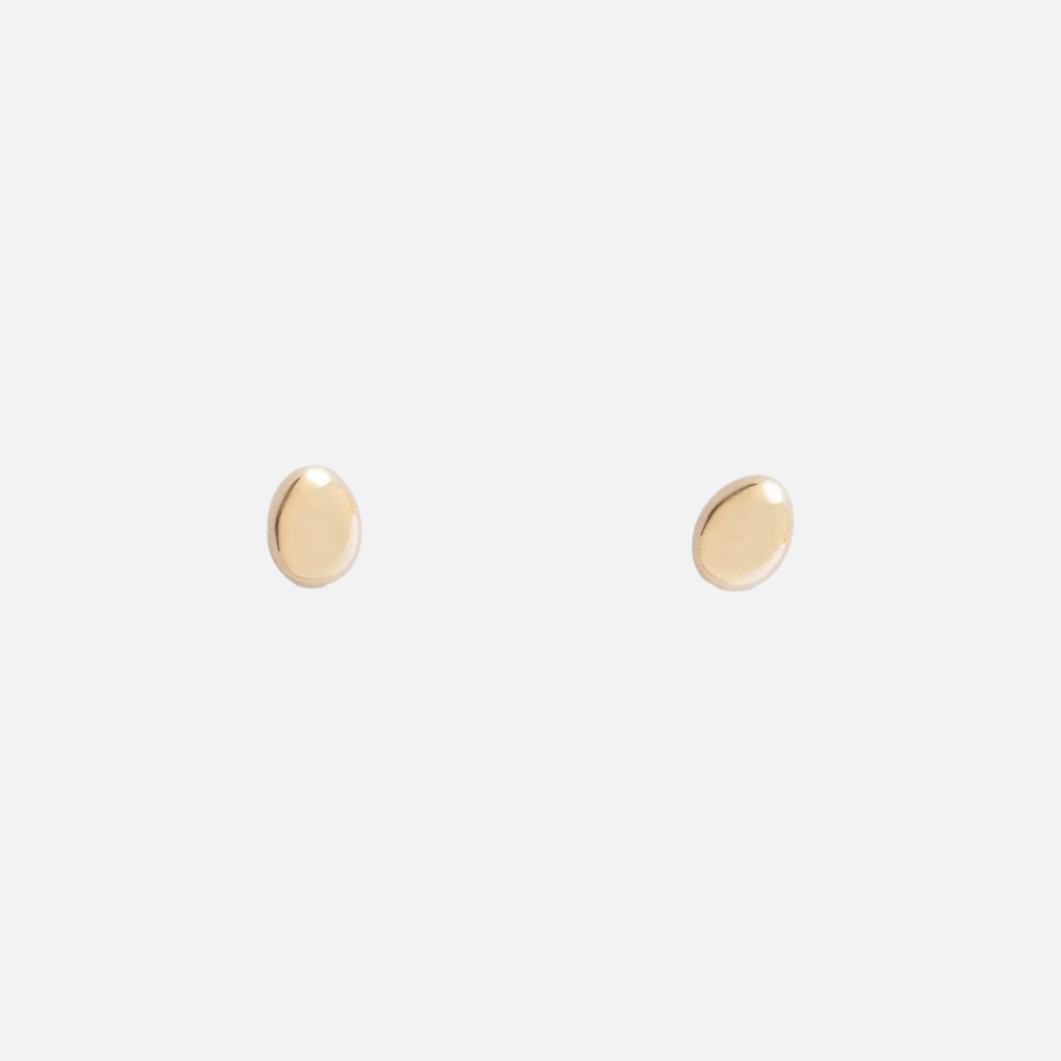 Plain Petite Pebble Studs